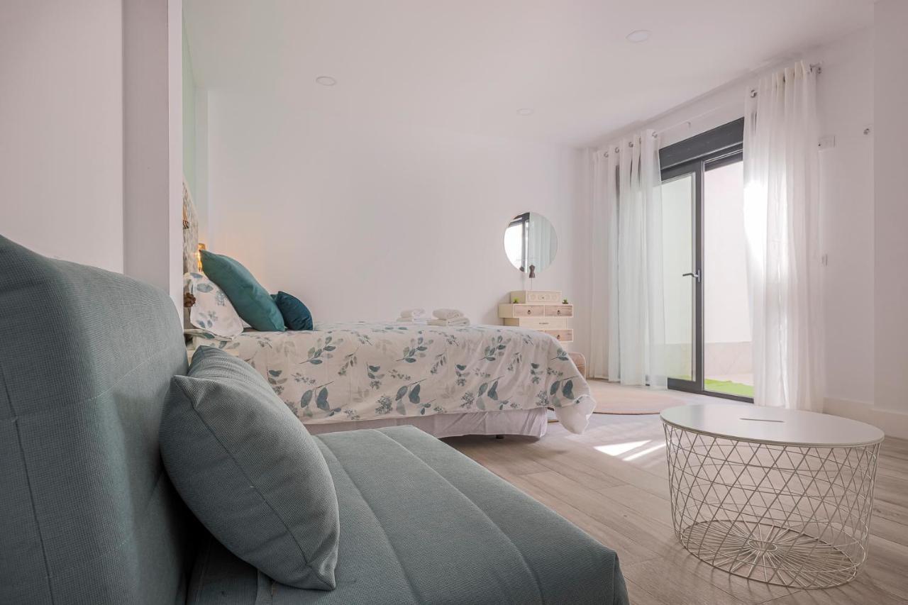 Family Home Suits Encantos De Sevilla Exterior photo