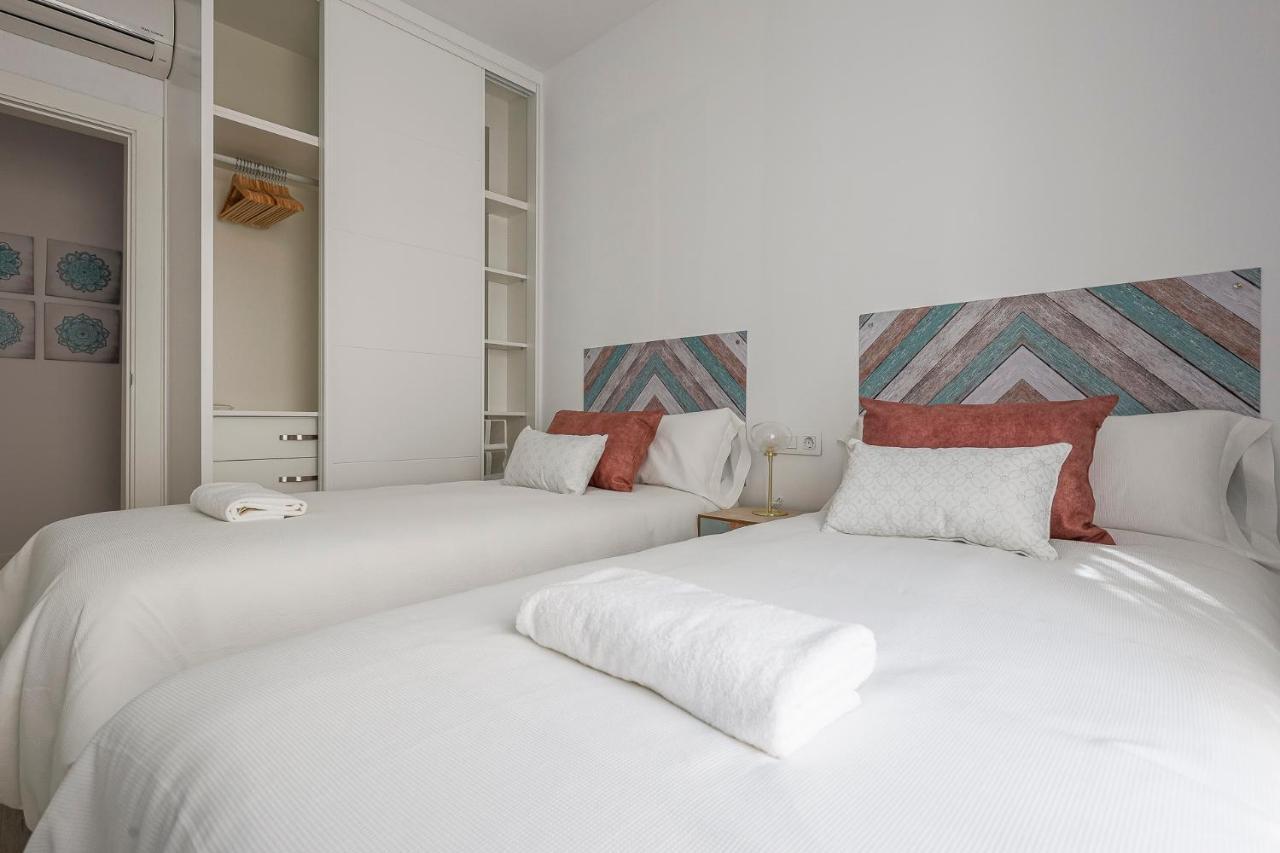 Family Home Suits Encantos De Sevilla Exterior photo