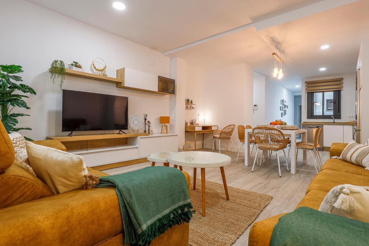 Family Home Suits Encantos De Sevilla Exterior photo