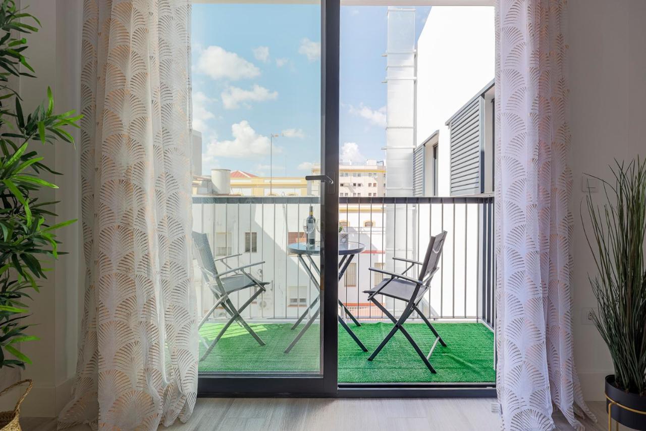 Family Home Suits Encantos De Sevilla Exterior photo